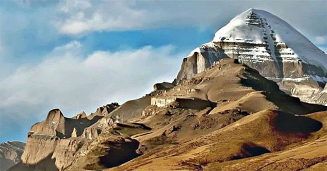 Khám Phá Những Điều Kỳ Diệu Tại Núi Kailash: Cánh Cửa Đến Thế Giới Huyền Bí