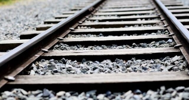 Tại Sao Đá Dằn Lại Quan Trọng Đối Với Đường Ray Tàu Hỏa?
