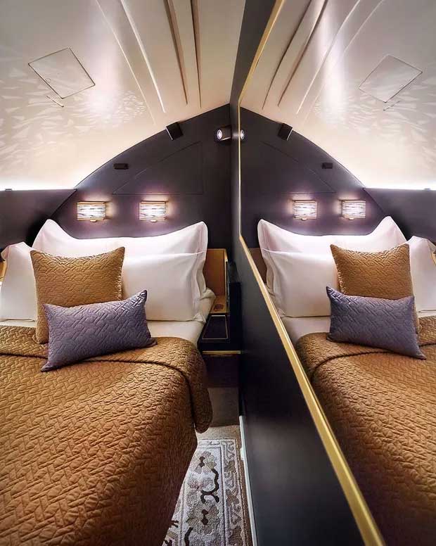 ghe-ngoi-hang-thuong-gia-cua-etihad-airways Khách được tặng miễn phí một bộ chăm sóc da và sức khỏe khi ngồi máy bay hạng nhất của hãng này.