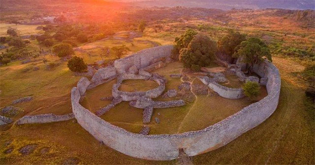 Khám Phá Vương Quốc Đá Đại Zimbabwe: Bí Ẩn Về Nền Văn Minh Cổ Đại
