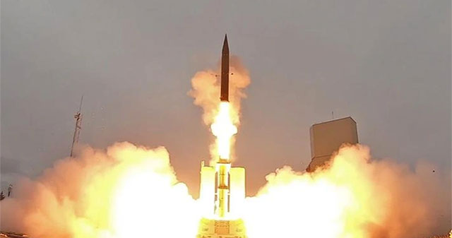 Cuộc Chiến Đầu Tiên Ngoài Không Gian: Tên Lửa Arrow 2 Của Israel Đánh Chặn Tên Lửa Iran