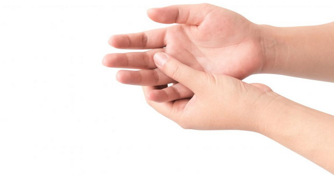 Khám Phá Cách Nhận Biết và Điều Trị Gãy Ngón Tay Gãy Bút Chì