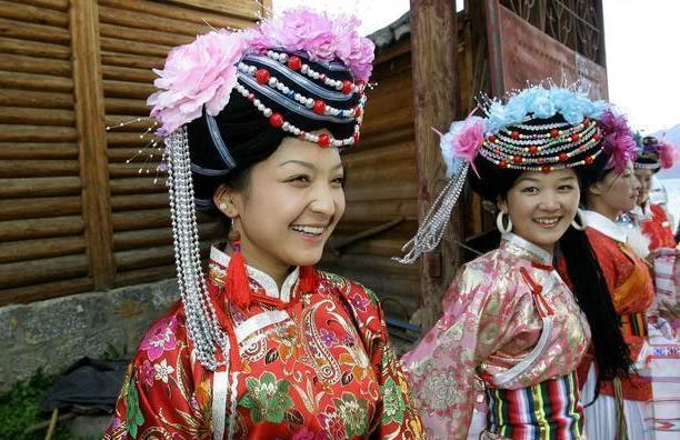 Người Mosuo tin rằng người mẹ phải được kính trọng và mẹ chi phối mọi thứ.