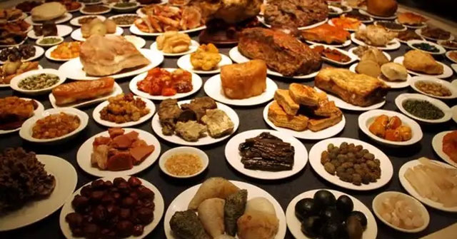 Cách Thức Xử Lý Đồ Ăn Thừa Của Hoàng Đế: Bí Mật Ít Ai Biết Tới