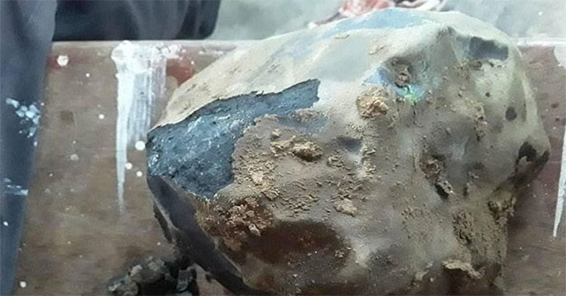 Hòn Đá 4,5 Tỷ Năm Rơi Qua Mái: Câu Chuyện Thiên Thạch Kolang ở Bắc Sumatra